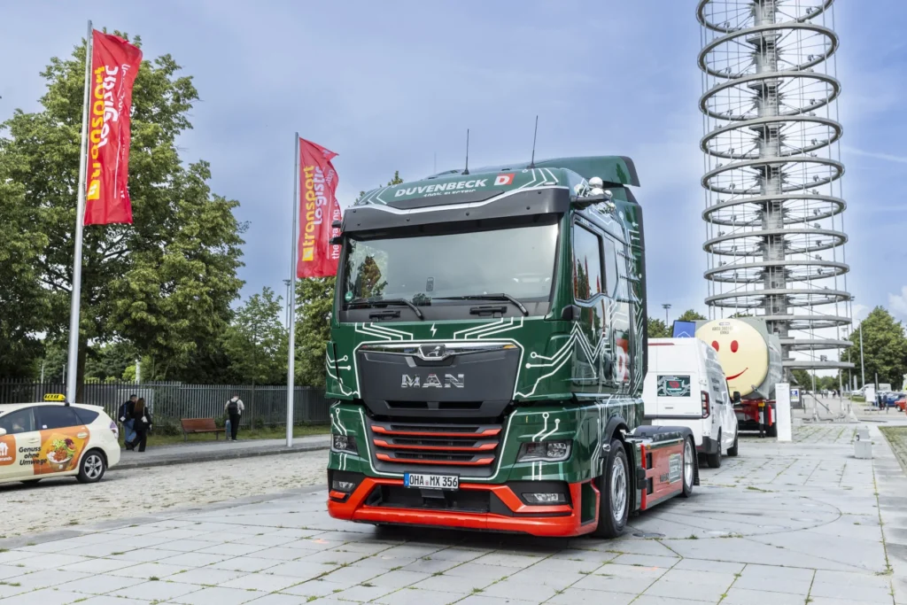 Duvenbeck, entreprise internationale de logistique, vient de signer un accord avec MAN Trucks & Bus pour l’achat de 1 000 nouveaux camions d’ici fin 2027. Les premiers véhicules arriveront