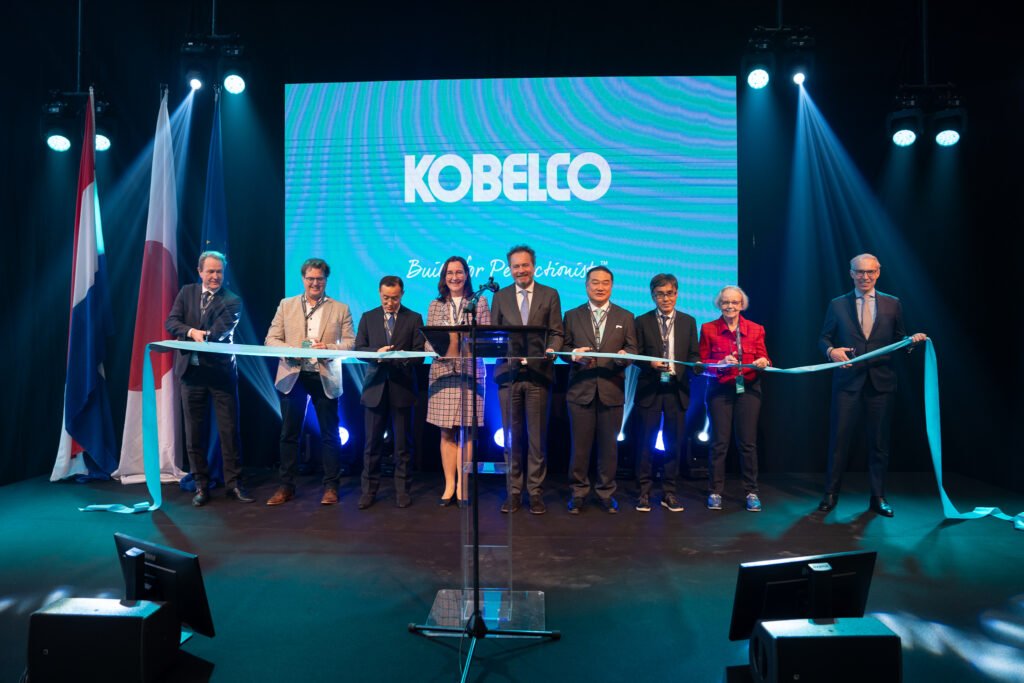Kobelco inaugure son siège européen et centre technologique à Lelystad, aux Pays-Bas