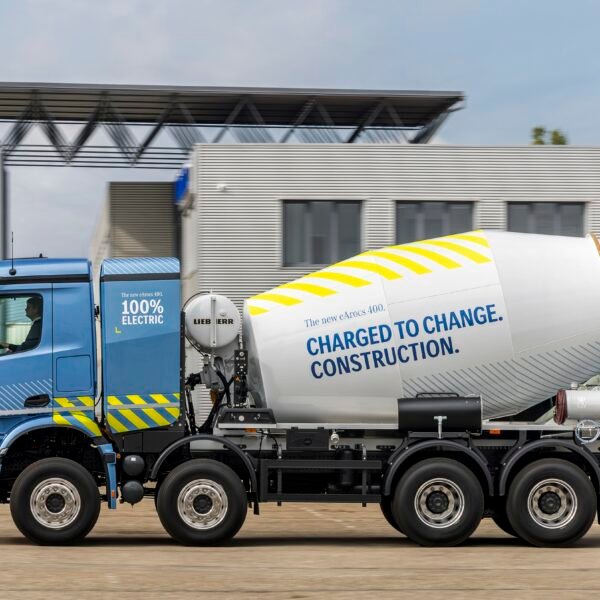 Mercedes-Benz eArocs 400 : le camion de chantier électrique à batteries disponibles à la commande dès avril