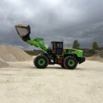 La nouvelle chargeuse sur pneus électrique LiuGong 870HE chez CARRERE S.A.S à Homps, dans le Gers. Crédit : Liugong