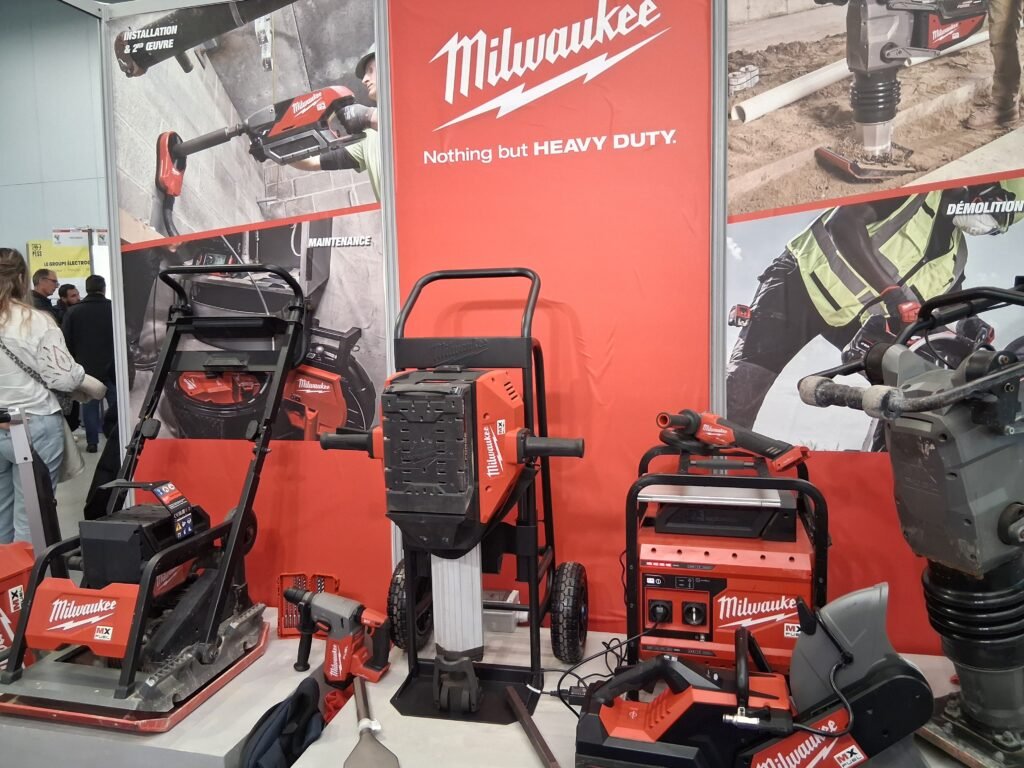 Milwaukee : la gamme MX pour séduire les loueurs