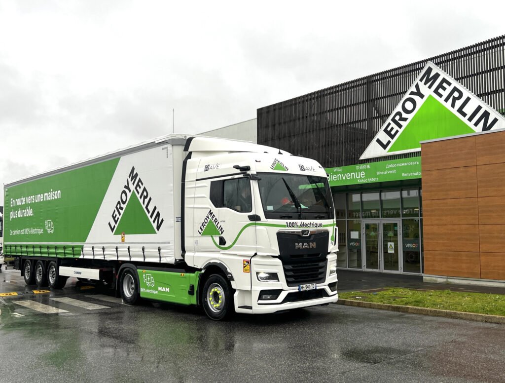 4 nouveaux MAN eTGX pour la logistique de Leroy Merlin