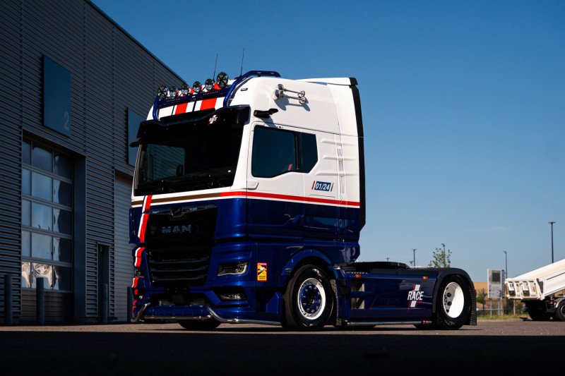 MAN Truck & Bus sort la série limitée MAN TGX RACE POWER