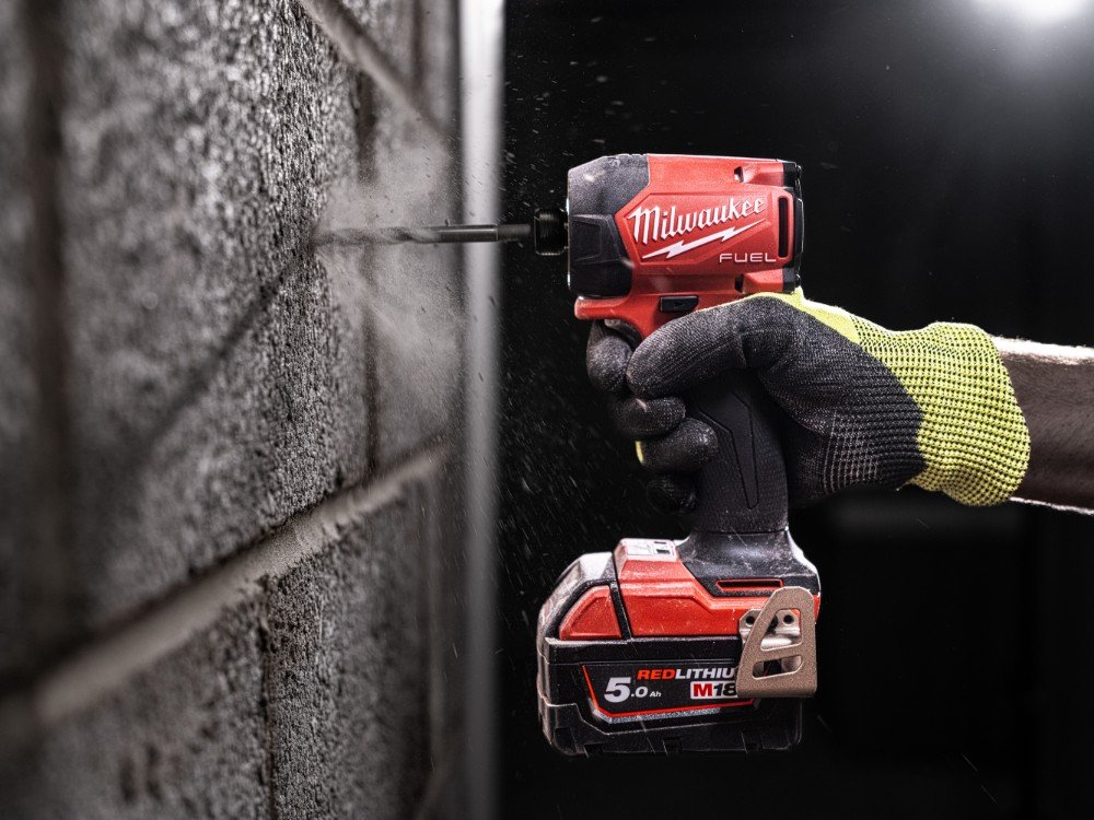 Milwaukee M18 FUEL SURGE : l&rsquo;évolution du vissage hydraulique arrive sur les chantiers