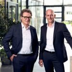 Michael Grünewald (à gauche) prend sa retraite à l’issue de 37 ans de carrière chez Bomag. Marc Kuntz (à droite) prendra ses fonctions d’Executive Vice President & Chief Sales Officer (CSO) au 1er septembre 2026.
